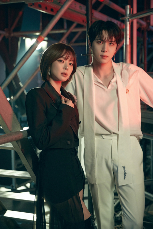 ▲김동한X초아(사진 = 왓챠 제공)