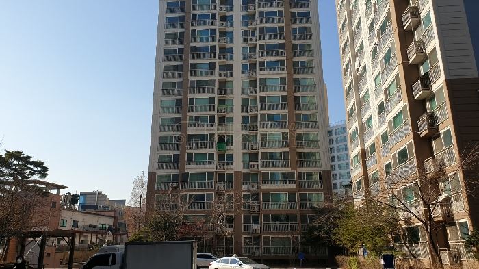 ▲서울 동작구 상도동 527 브라운스톤상도 108동 13층 1302호 (사진제공=지지옥션)