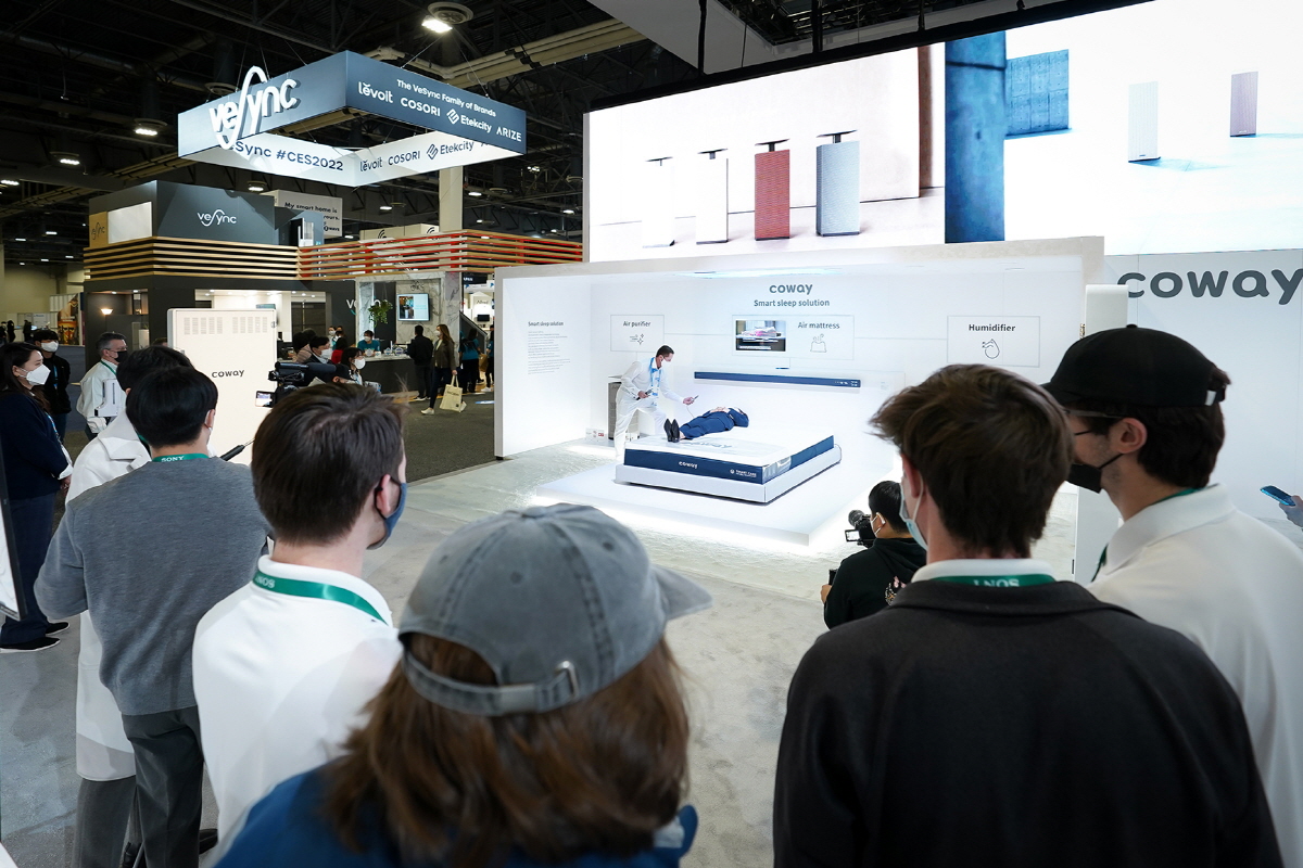 ▲코웨이는 ‘스마트케어 에어매트리스’가 지난 5일부터 열린 세계 최대 가전ㆍ정보기술전시회 ‘2022 CES’에서 주목을 받았다.  (사진제공=코웨이)