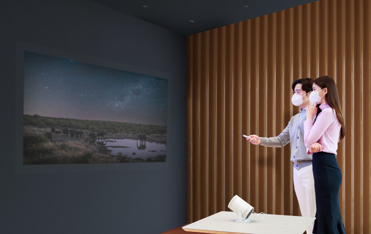 ▲삼성전자 모델들이 삼성 디지털프라자 강남본점에서 '더 프리스타일'의 다양한 기능을 소개하고 있다. (사진제공=삼성전자)