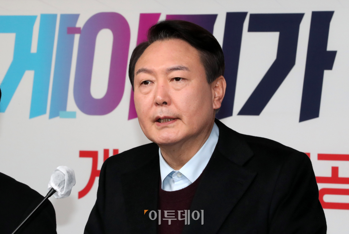 ▲윤석열 국민의힘 대선 후보가 12일 오전 서울 여의도 국민의힘 중앙당사에서 게임 산업의 불합리한 규제 정비 및 사용자 권익 보호 공약 발표를 하고 있다. (국회사진취재단)