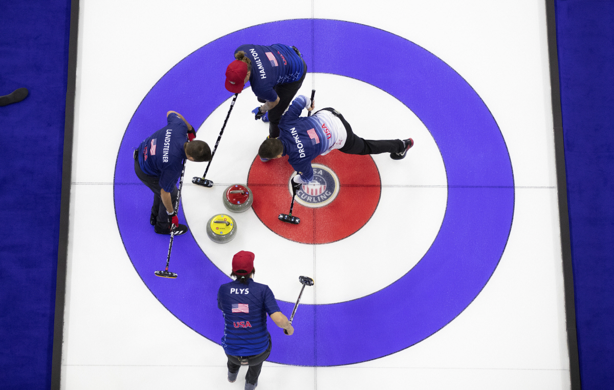 ▲(뉴시스) 미국 컬링 대표팀 훈련 모습
