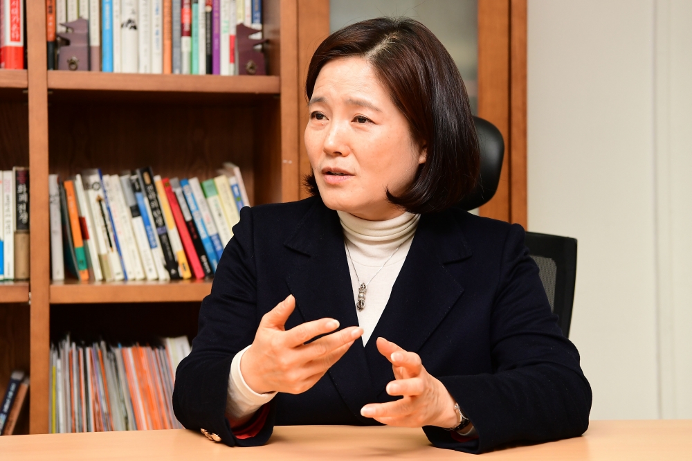 ▲김분희 한국여성벤처협회 회장이 6일 서울 서초구 메씨인터내셔날 회의실에서 이투데이와 인터뷰 하고 있다. 조현호 기자 hyunho@ (이투데이DB)