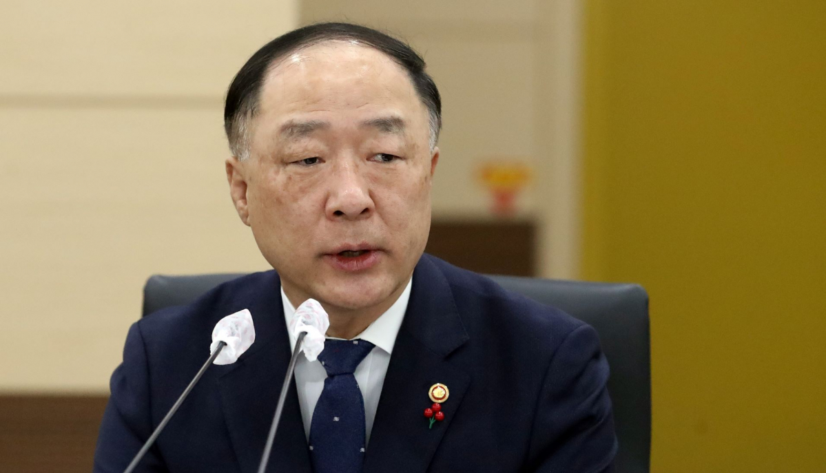 ▲홍남기 부총리 겸 기획재정부 장관이 25일 오전 정부세종청사에서 열린 대외경제장관회의 및 대외경제협력기금운용위원회에서 모두발언을 하고 있다. (뉴시스)