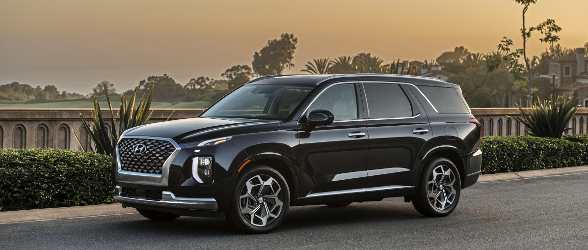 ▲미국 현지에서 인기를 누리고 있는 현대차 대형(현지에선 미드사이즈) SUV 팰리세이드. 미국 수출형은 전량 국내 울산 공장에서 생산 중이다. 현대차는 4000대 수준의 팰리세이드 수출형을 8000대 수준까지 끌어올릴 계획이다. 자연스레 내수용 팰리세이드 출고 대기 시간은 길어지고 있다.   (사진제공=현대차)