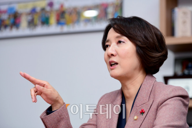 ▲이영 국민의힘 의원이 25일 서울 여의도 국회 의원회관에서 이투데이와 인터뷰를 갖고 있다. 신태현 기자 holjjak@ (이투데이DB)