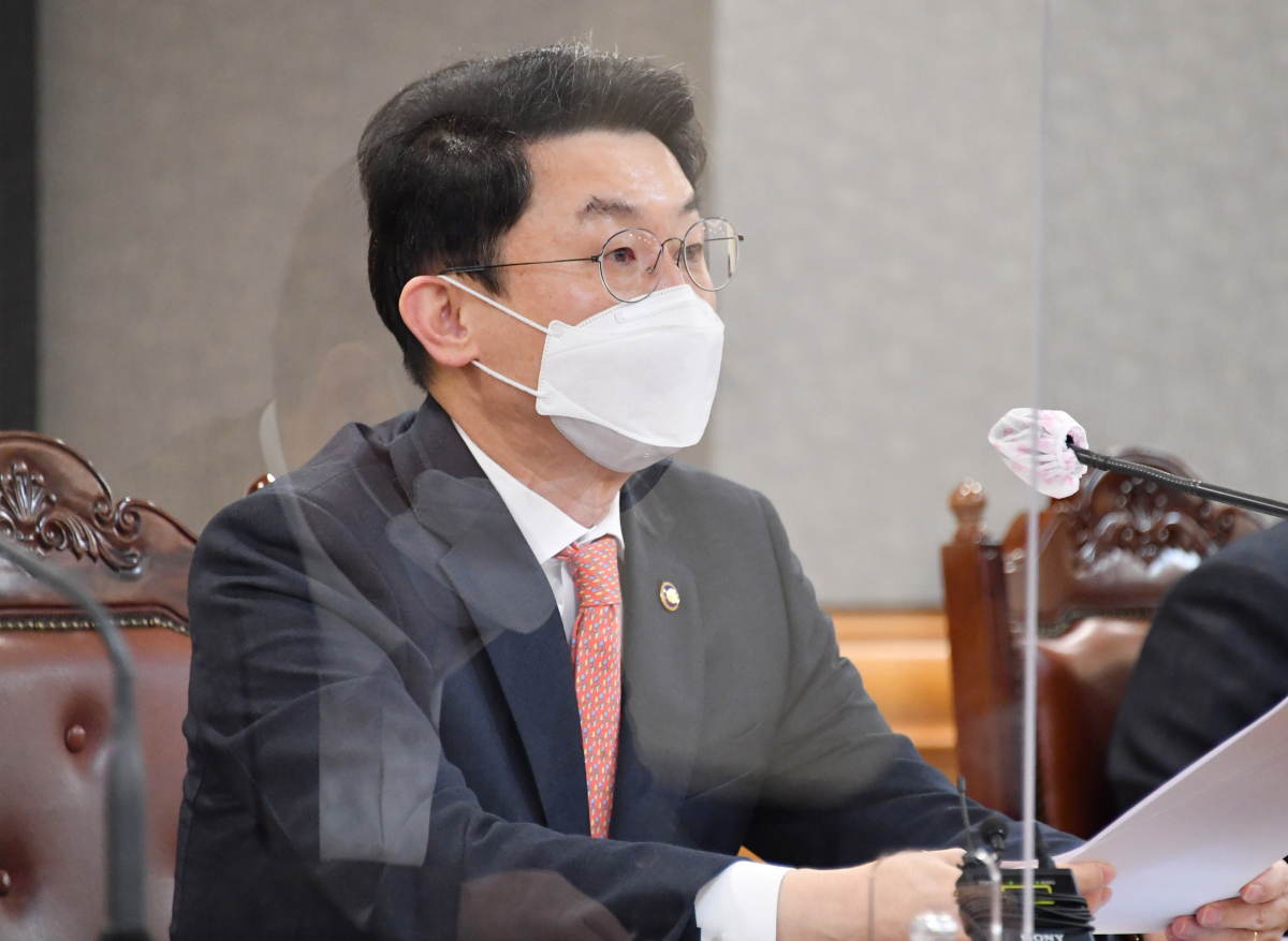 ▲이억원 기획재정부 차관이 1월 27일 서울 중구 은행회관에서 열린 '거시경제 금융회의'를 주재, 모두발언을 하고 있다. (사진제공=기획재정부)