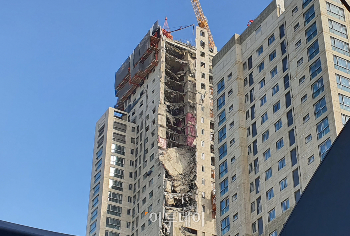 ▲27일 광주 서구 화정동 화정아이파크 신축 공사 현장 모습.  (광주=유혜림 기자 wiseforest@)