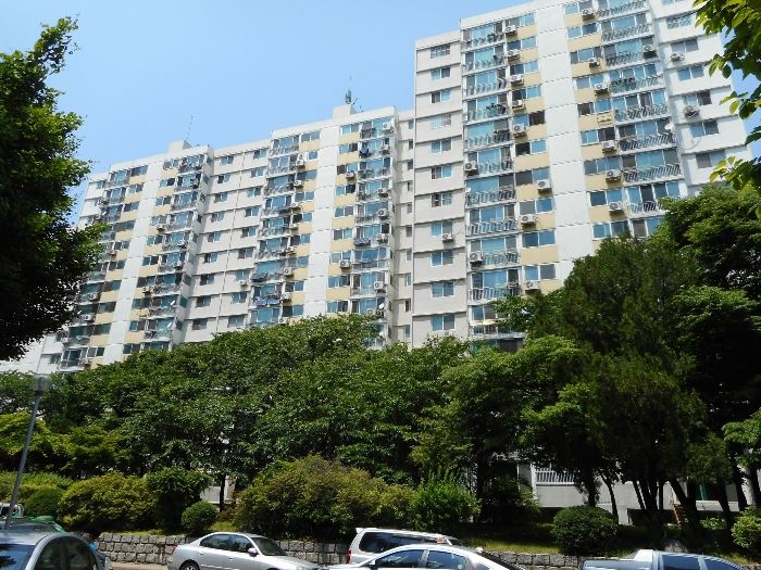 ▲ 인천 부평구 산곡동 307 현대아파트 (사진제공=지지옥션)