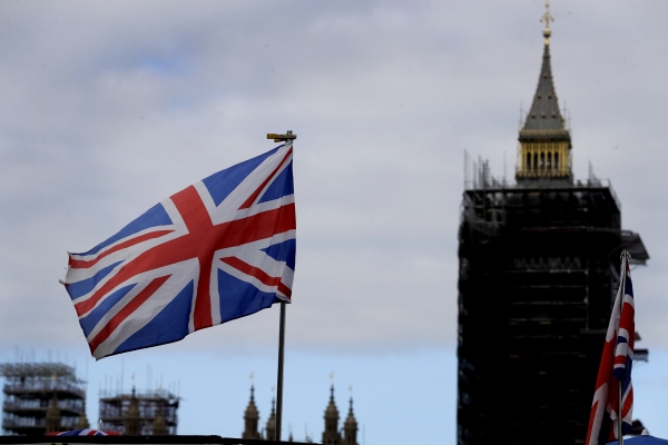 ▲영국 런던의 랜드마크인 빅벤 인근에 영국 국기 유니온잭이 보인다. 런던/AP뉴시스
