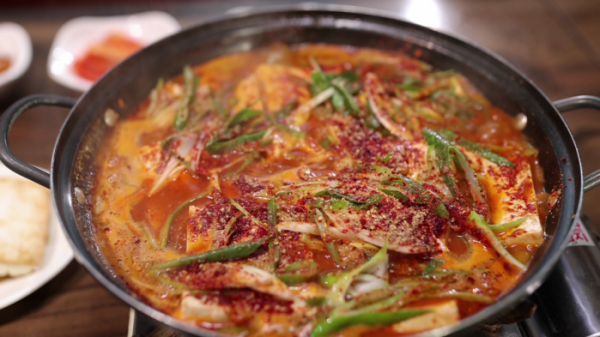 ▲'김영철의 동네 한 바퀴' 짜박두부(사진제공=KBS 1TV)