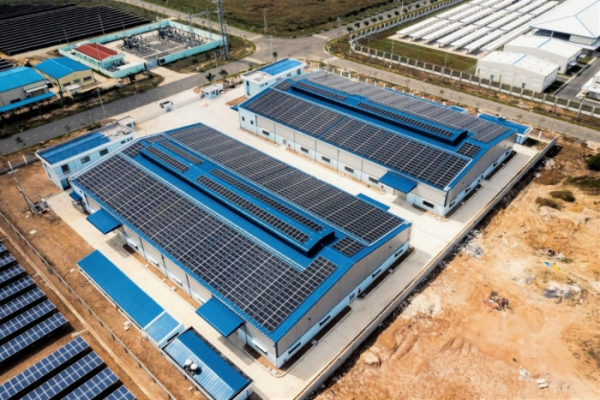 ▲나미솔라가 베트남 소나데지 산업단지에서 운영 중인 지붕태양광 시설 모습. (사진제공=SK에코플랜트)