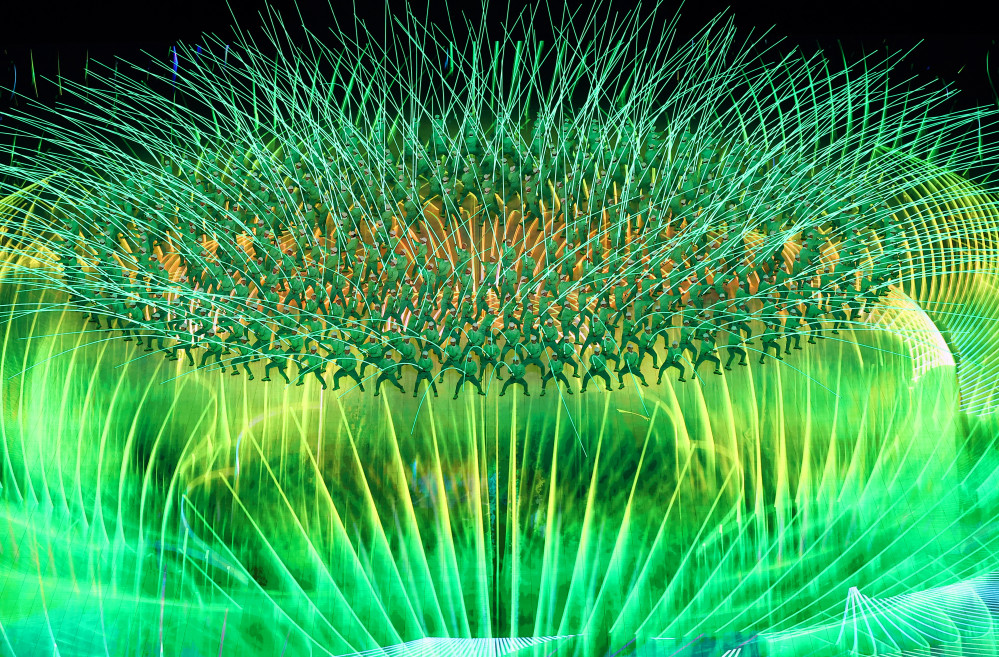 ▲ 4일 오후 중국 베이징 국립경기장에서 열린 2022 베이징 동계올림픽 개회식에서 '함께 하는 미래'를 주제로 공연이 펼쳐지고 있다. (연합뉴스)