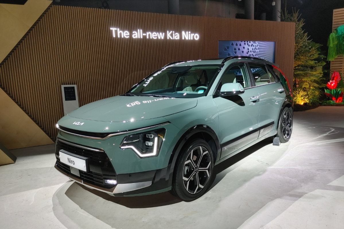 ▲신형 니로는 6년 만에 선보인 완전변경(풀체인지) 모델이다. 2019년 공개된 콘셉트카 ‘하바니로’의 디자인을 계승하며 1세대와 완전히 다른 디자인을 갖췄다.  (유창욱 기자 woogi@)