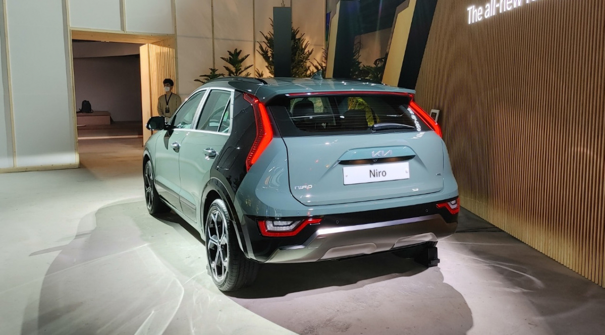 ▲측면은 부메랑 모양의 리어 램프와 C필러(2열 유리와 뒷유리 사이 기둥)가 시선을 사로잡는다.  (유창욱 기자 woogi@)