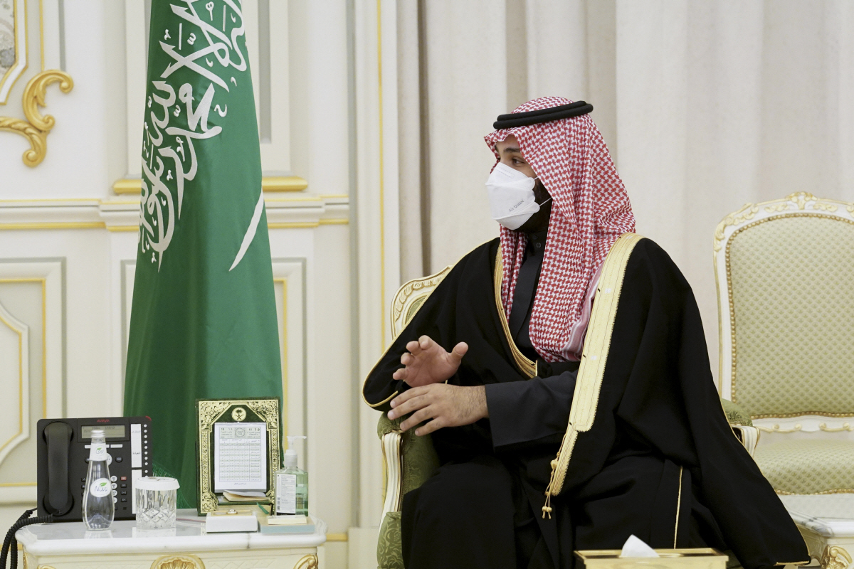 ▲모하메드 빈 살만 왕세자가 지난달 18일(현지시각) 사우디아라비아 리야드 야마마궁에서  문재인 대통령과 공식회담을 하고 있다. 
 (뉴시스)