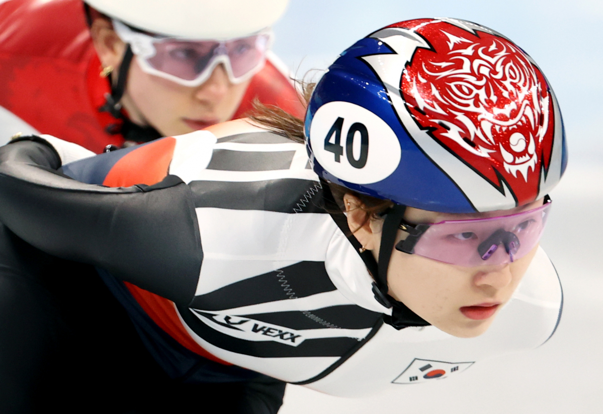 ▲9일 열린 2022 베이징동계올림픽 쇼트트랙 여자 1000m 예선 경기에서 질주하는 최민정. (뉴시스)