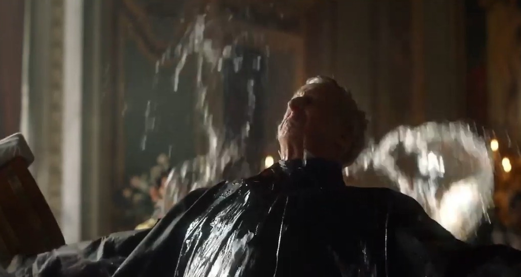 ▲매킨토시 경이 물세례를 맞는 장면 (출처=삼성 갤럭시 언팩 2022 행사 캡처)