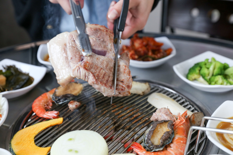 (출처=네이버 '봉순이네 흑돼지' 업체제공사진)