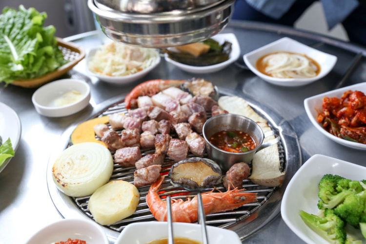 (출처=네이버 '봉순이네 흑돼지' 업체제공사진)