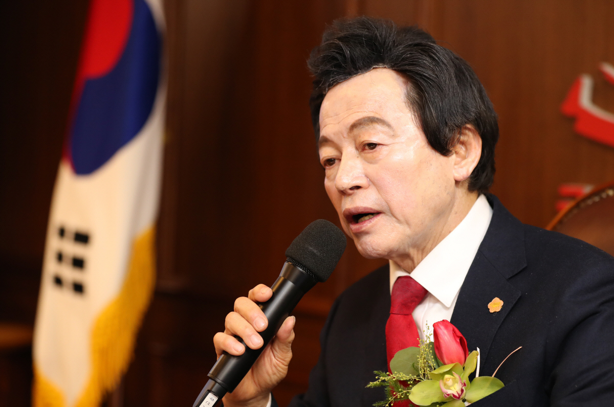 ▲허경영 국가혁명당 허경영 대선후보가 3일 서울시 영등포구 여의도 중앙당사에서 신년 기자회견을 하고 있다. (연합뉴스)
