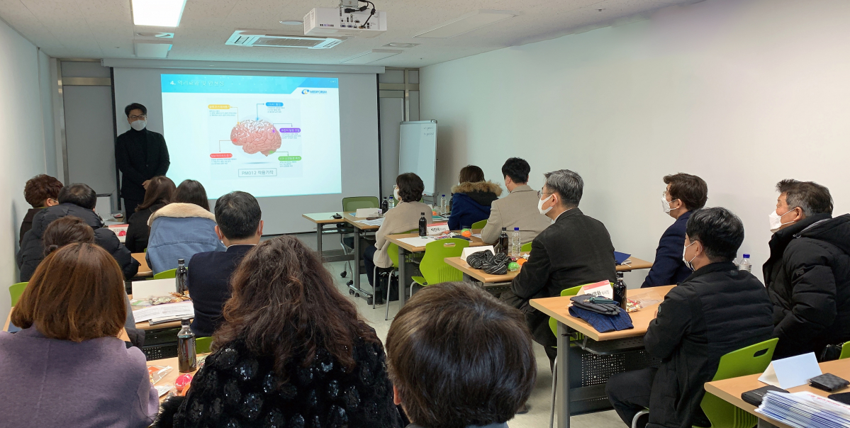 ▲메디포럼은 와이에스콘텐츠와 전국 주간보호센터 임직원이 참여하는 정책 세미나를 가졌다. (사진제공=메디포럼)