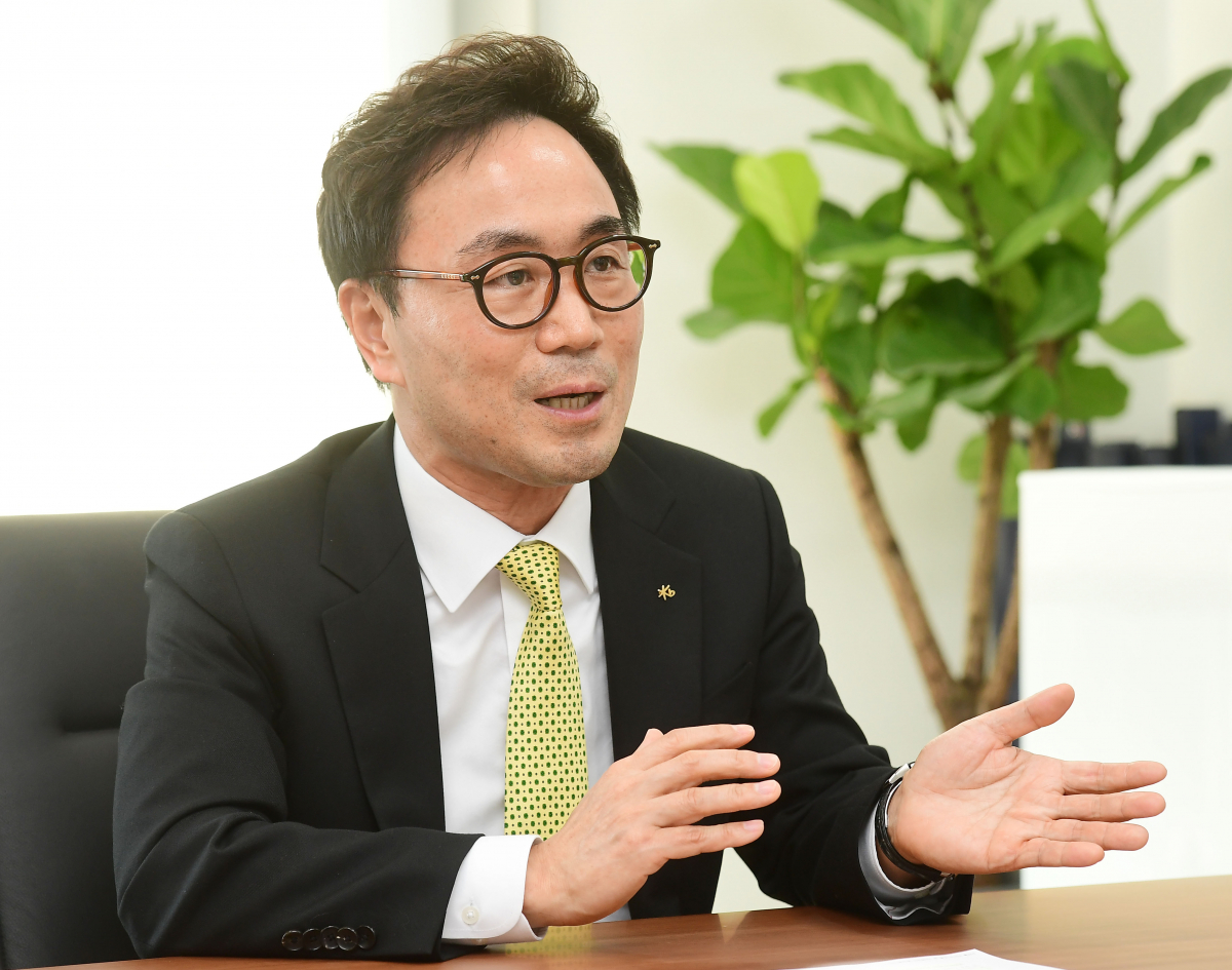 ▲심재송 KB증권 전무가 8일 서울 여의도 본사에서 이투데이와 인터뷰를 하고 있다. 고이란 기자 photoeran@