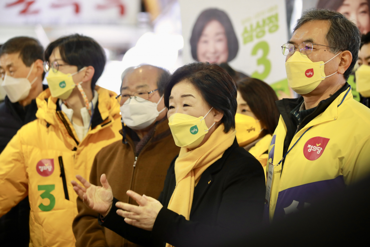 ▲심상정 정의당 대선후보가 19일 오전 의정부 제일시장을 방문해 연설을 하고 있다.  (출처=정의당)