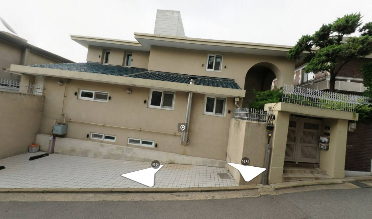 ▲권경훈 두산건설 회장이 매입한 용산구 한남동 소재 단독주택 (출처=카카오맵 로드뷰 캡처)