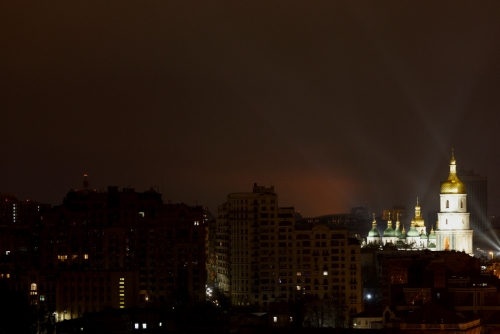 ▲우크라이나 수도 키예프의 밤하늘이 보인다. 키예프/로이터연합뉴스