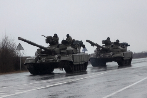 ▲우크라이나 동부 지역에 러시아 탱크가 들어오고 있다. 로이터연합뉴스

