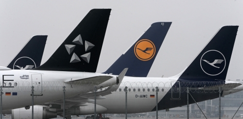 ▲독일 최대 항공사인 루프트한자의 항공기가 독일 뮌헨 공항에 착륙해 있다. 뮌헨/AFP연합뉴스 
