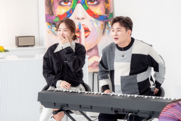 ▲허각, 소유(사진제공 = 엔씨소프트 피버(FEVER))