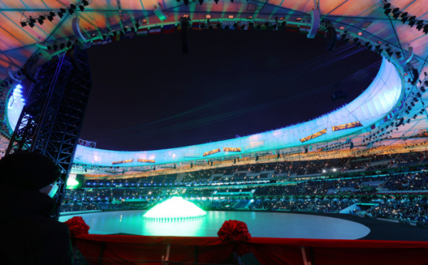 ▲4일 오후 중국 베이징 국립경기장에서 열린 2022 베이징 동계올림픽 개회식에서 화려한 공연이 펼쳐지고 있다. (연합뉴스)