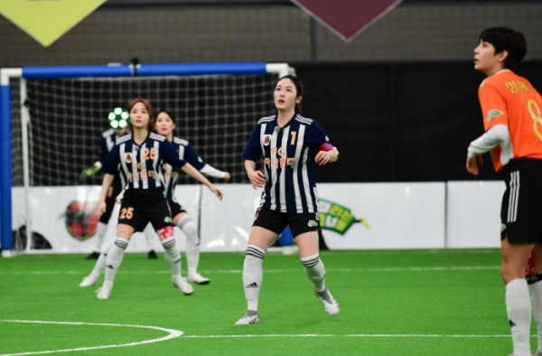 ▲새 골키퍼 수혈한 'FC 아나콘다' (사진제공=SBS)