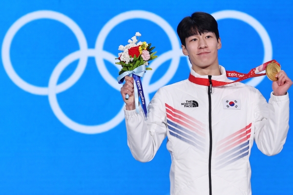 ▲(연합뉴스) 2022 베이징 동계올림픽 쇼트트랙 남자 1500m에서 금메달을 획득한 한국 쇼트트랙 대표 황대헌
