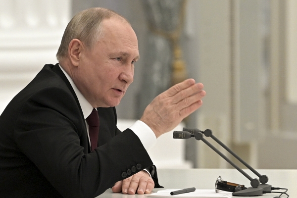 ▲블라디미르 푸틴 러시아 대통령이 21일(현지시간) 회의를 주재하고 있다. 모스크바/AP뉴시스
