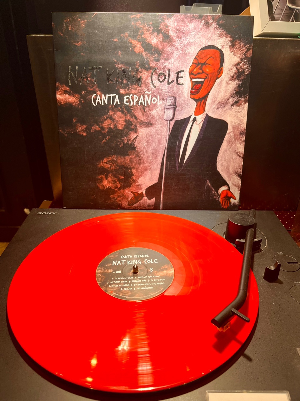 ▲신세계백화점이 '스위트 홈 리프레쉬' 행사를 통해 판매하는 LP 음반. (사진제공=신세계백화점)