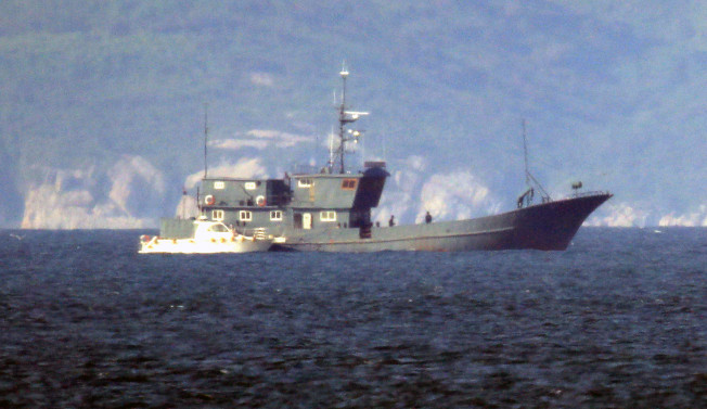 ▲대수압도 앞에 정박 중인 북한 경비정 (연합뉴스)