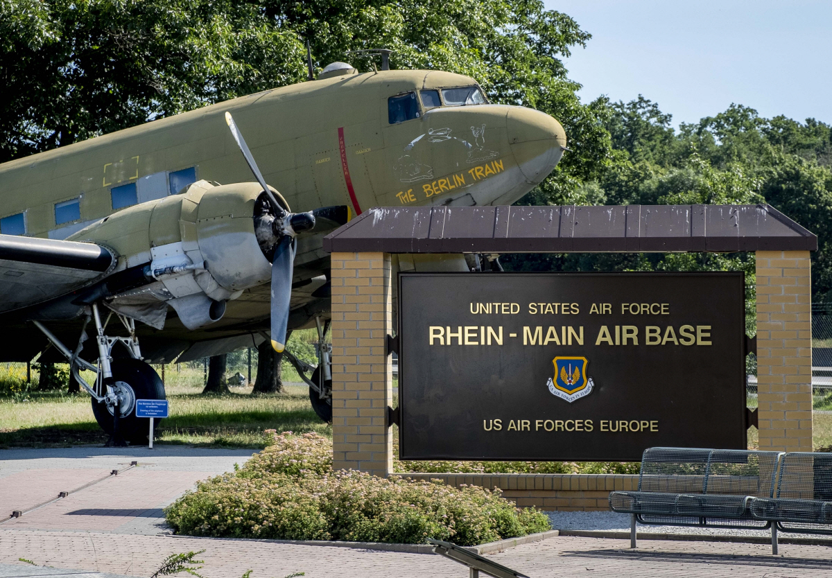▲An old so called ‘raisin bomber’ airplane from WW II is seen at the airlift memorial at the airport in Frankfurt, Germany, on June 24, 2020. Russian President Vladimir Putin‘s war in Ukraine and his push to upend the broader security order in Europe may signal a historic shift in American thinking about defense of the continent. Depending on how far Putin goes, this could mean a buildup of U.S. military power in Europe not seen since the Cold War. AP연합뉴스
