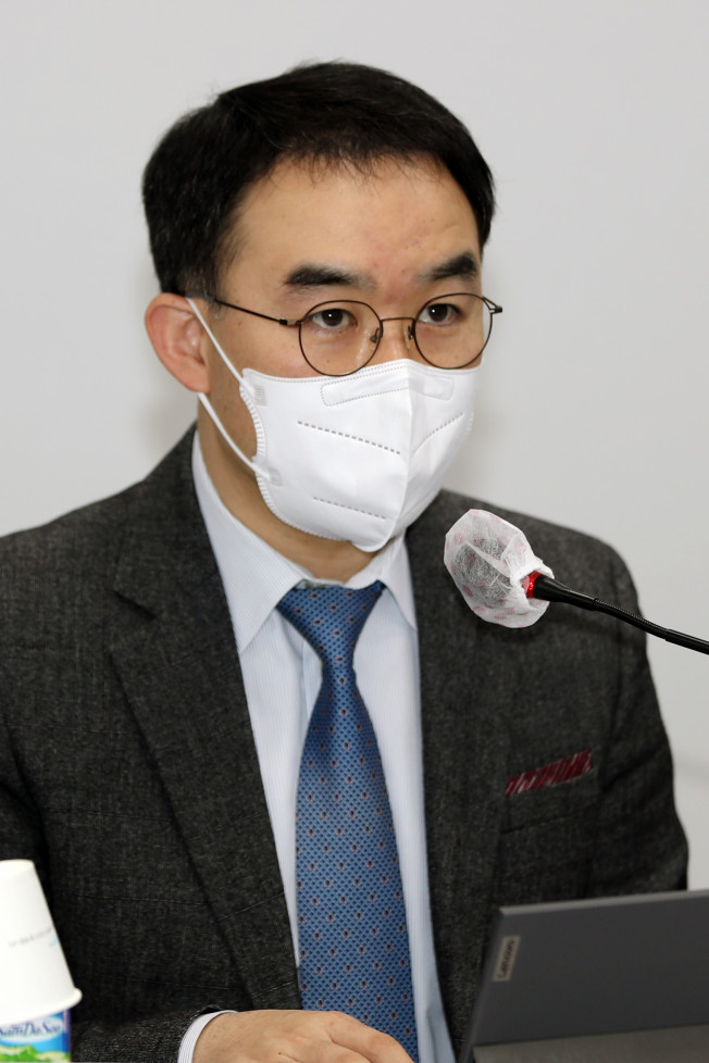 ▲16일 오전 광주 서구 더불어민주당 광주시당에서 열린 비상대책위원회 현장 회의에서 채이배 비대위원이 발언하고 있다. (연합뉴스)