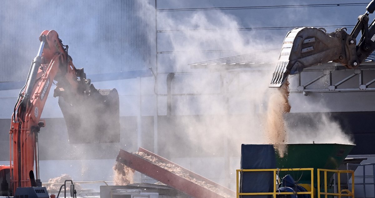 ▲(뉴시스) 2월 8일 오후 경기도 평택시의 한 산란계 농장에서 예방적 살처분이 진행되고 있다.