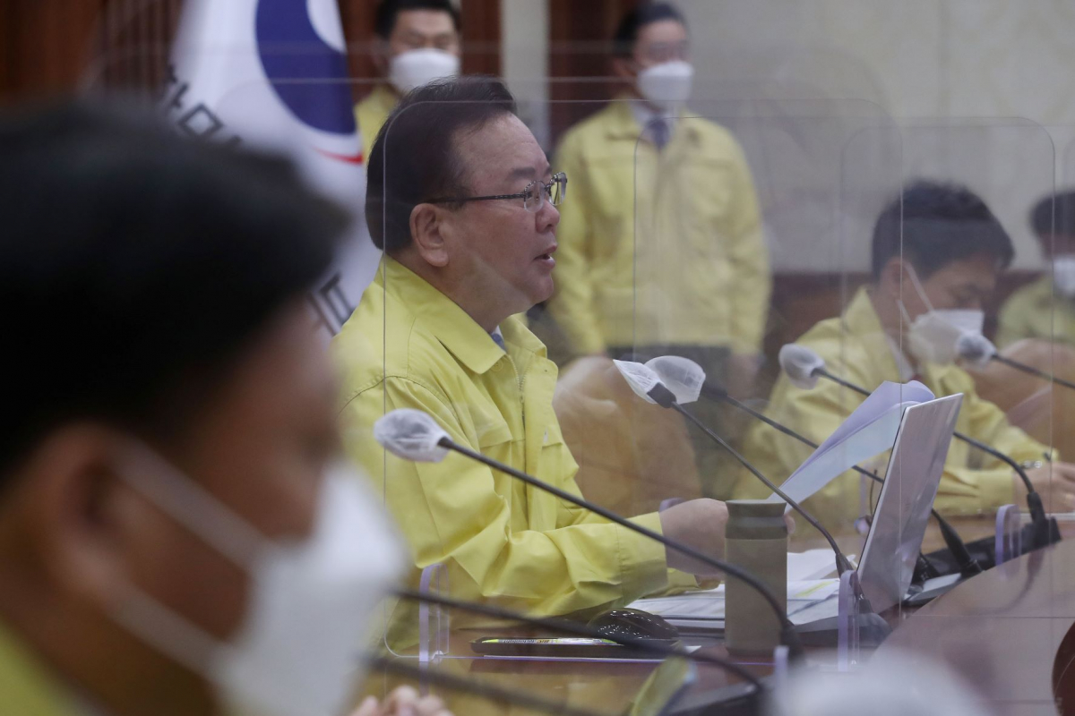 ▲김부겸 국무총리가 코로나19 대응 중앙재난안전대책본부 회의를 주재하는 모습. (뉴시스)