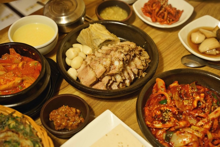 (출처=네이버 '인사동마늘보쌈' 업체제공사진)