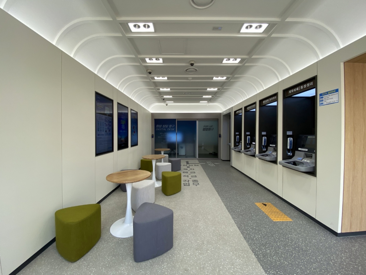 ▲디지털 EXPRESS우이동점 내부 모습 (사진제공=우리은행)