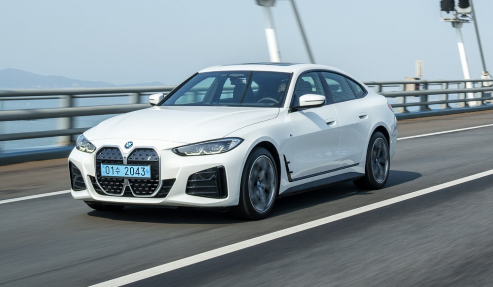 ▲준수한 공기저항계수과 배터리 성능을 바탕으로 안정적인 달리기 성능을 지녔다. (사진제공=BMW그룹코리아)
