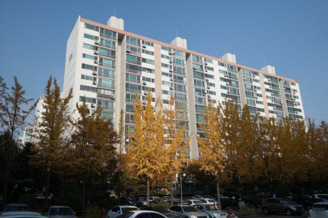 ▲서울 강동구 명일동 삼익그린2차 전경. (네이버부동산)