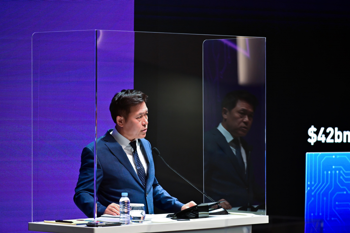 ▲박정호 SK하이닉스 대표이사 부회장이 30일 경기도 이천 본사에서 열린 정기 주주총회에서 주주들에게 회사 비전을 설명하고 있다. (제공=SK하이닉스)