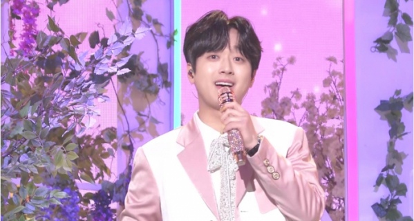 ▲'불후의 명곡' 신사와 아가씨 특집 이찬원(사진제공=KBS2)