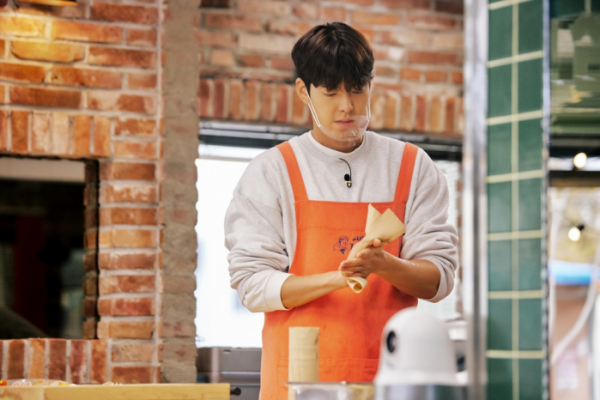 ▲'어쩌다 사장2' 김우빈(사진제공=tvN)